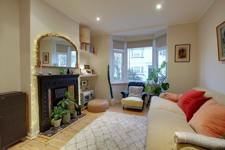 2 bedroom terraced house to rent - Photo 2