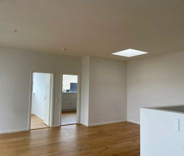 Lys og rummelig 3-værelses lejlighed på 1. sal - Photo 4