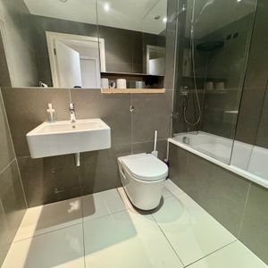 Vantage Building, Greater London, UB3 - Photo 2