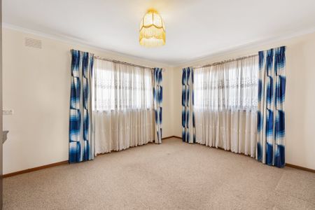 Charm, Craftsmanship and Comfort - Photo 4