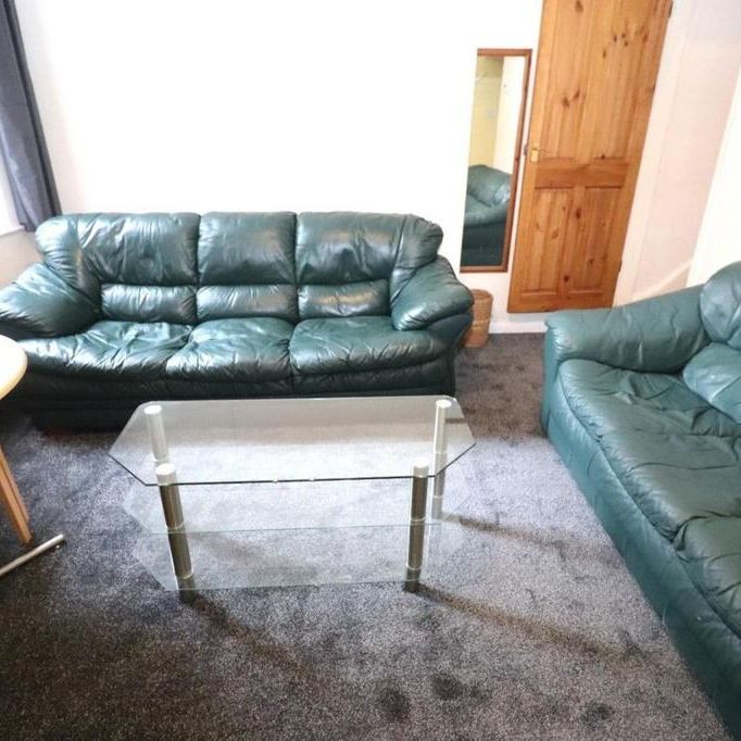 4 bedroom terraced house to rent - Photo 1