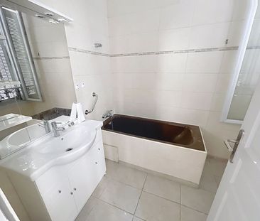 Location Appartement 3 pièces 59m² AVIGNON 84000 - Photo 2
