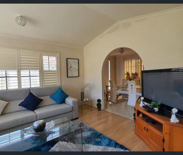 Four Bedroom House With Ducted Air Conditioning - Photo 1