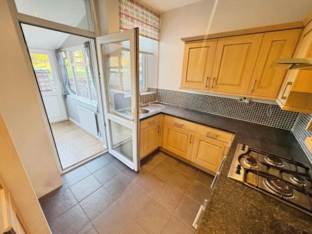 2 bedroom terraced house to rent - Photo 4