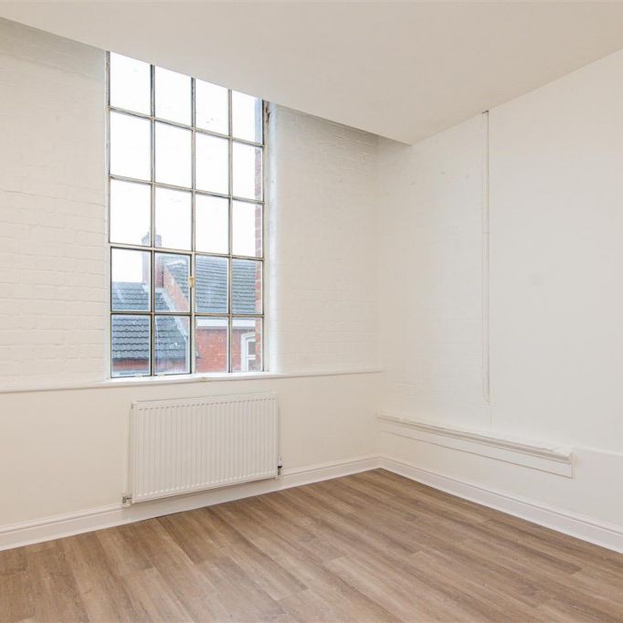 3 bed Apartment To Let - Photo 1