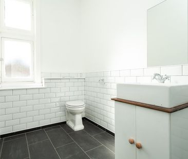 Room in a Shared House, The Boleyn Public House, E6 - Photo 4