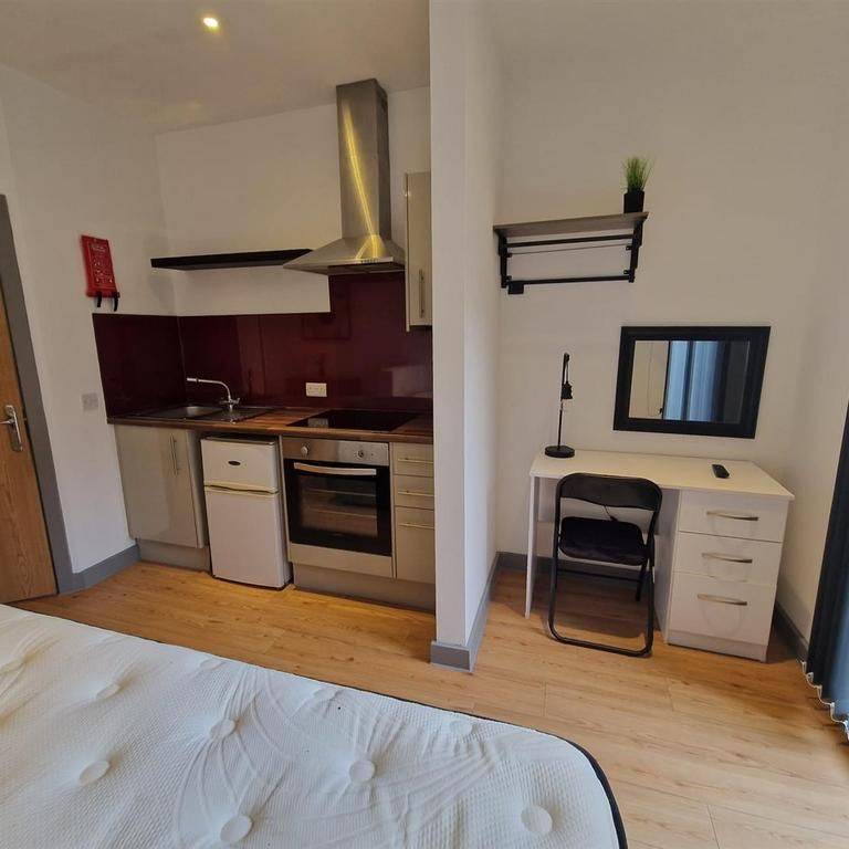 Studio to rent - Photo 1