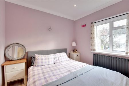 3 bedroom end of terrace house to rent - Photo 4