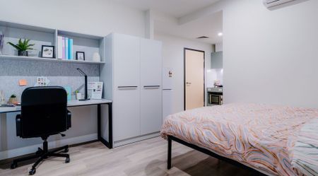 A large studio apartment equipped with a separate bathroom and kitchen. 【2 weeks rent free】 - Photo 2