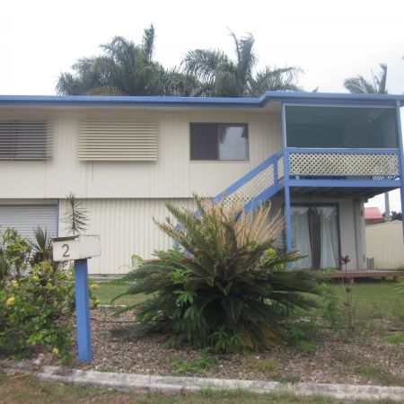 SPACIOUS HIGHSET HOME WITH SHED - Photo 4