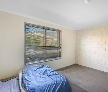 Tidy Two Bedroom Unit - Photo 5