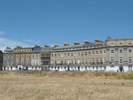 49 Sea Front, Hayling Island - Photo 4