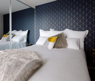 "Stunning Fully Furnished Living in the Heart of Ivanhoe" - Photo 4