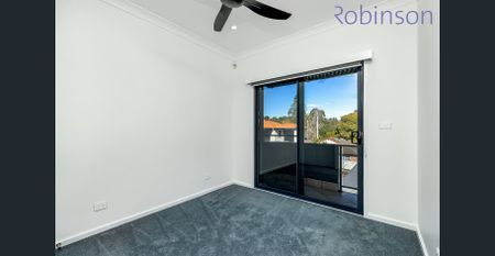 Three bedroom, two bathroom townhouse with double garage - Photo 4