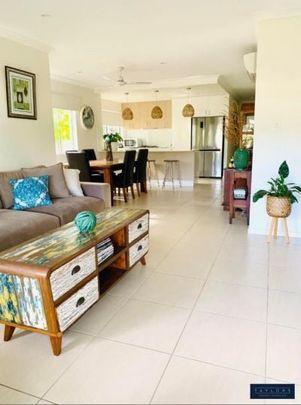 Modern, Stylish & Fully Furnished – Breathtaking Mountain & Duck Pond Views - Photo 1