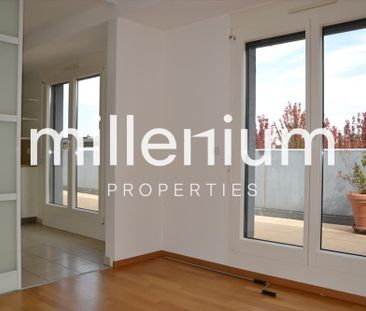 Attic apartment through without vis-à-vis with terrace - Photo 2