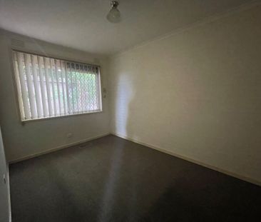 Two Bedroom Unit in Quiet Pocket - Photo 6