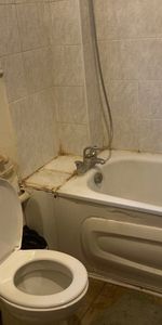 Room in a Shared House, Farrow Place, SE16 - Photo 3