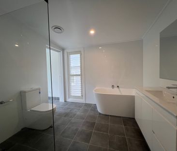 136 Old Hume Highway, Mittagong NSW 2575 - House For Rent | Domain - Photo 6