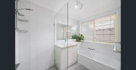 Fully Furnished Coastal Retreat – 4-Bedroom Family Home - Photo 4