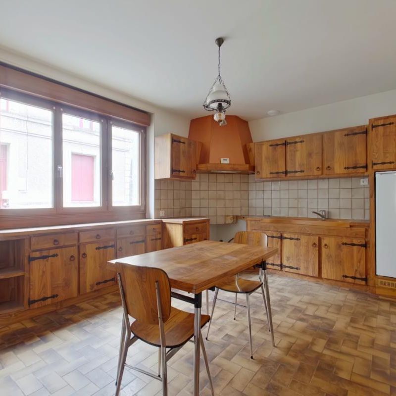 Location Maison 3 pièces 84m² SCORBE CLAIRVAUX 86140 - Photo 1