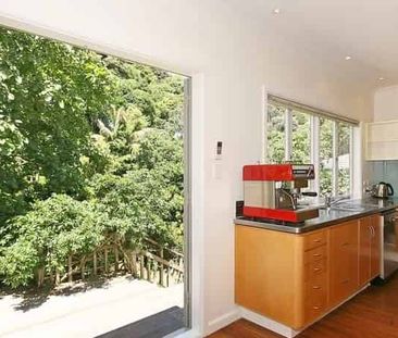 Charming seaside home with harbour views - Photo 3