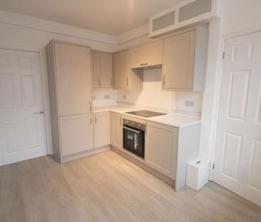 3 bedroom semi-detached house to rent - Photo 4