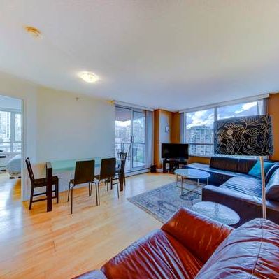 Downtown furnished 2 Bedrooms near Marinaside, move in ready - Photo 3