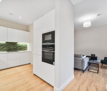 3 bedroom flat to rent - Photo 3