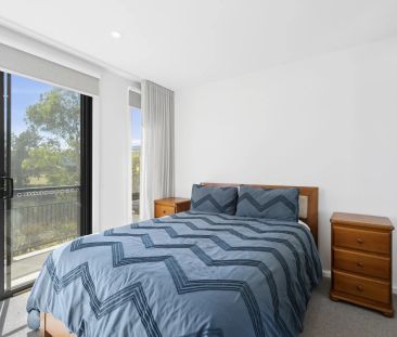 Lake views to enjoy all year round - Photo 4