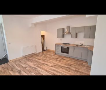 1 Bed Terraced House, Paradise Grove, LS18 - Photo 2