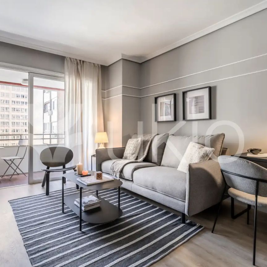 Apartamento de alquiler en Calle de Orense, Castillejos - Cuzco - Foto 1
