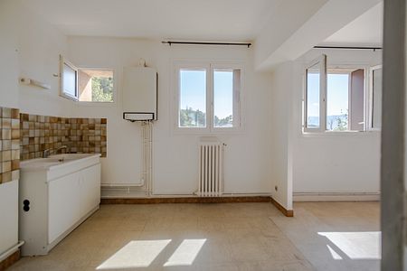 : Appartement 73 m² à Saint-Étienne - Photo 2