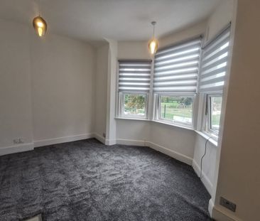2 Bed Flat, Wokingham Road, RG6 - Photo 6