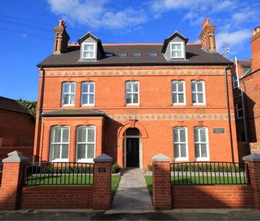 1 bedroom Flat To Let - Photo 2