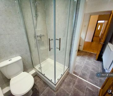 3 bedroom terraced house to rent - Photo 6