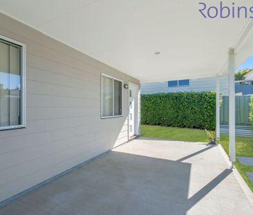 Modern & Private Two Bedroom Granny Flat with Separate Access - Photo 2