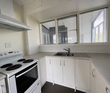 Two Bedroom Apartment Close to the City - Photo 4