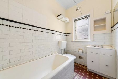 Cozy Studio Apartment in a Central Position - Photo 3