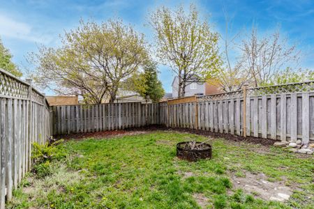 For Lease - 10 Mullis Crescent, Brampton, Ontario - Photo 3