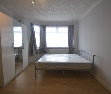 1 bedroom Flat To Let - Photo 4