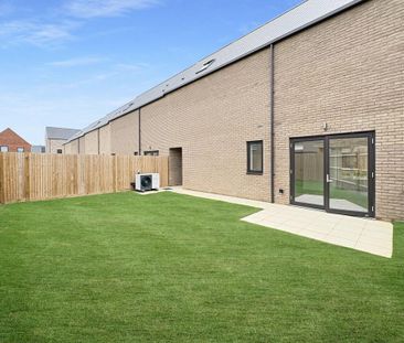 2 bedroom terraced house to rent - Photo 4