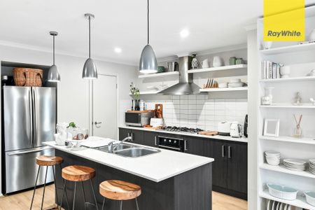 BEAUTIFULLY PRESENTED FAMILY HOME!!! - Photo 4