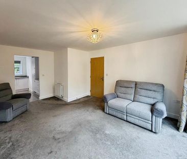 2 bedroom ground floor flat to rent - Photo 3