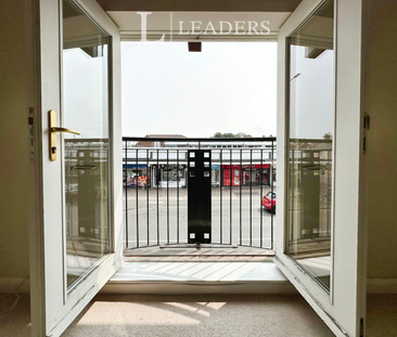 2 bedroom flat to rent - Photo 2