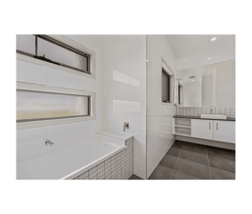 Coastal Comfort Meets Convenience - Photo 5