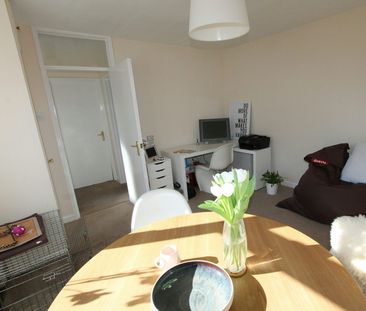 Flat to rent on - Photo 3