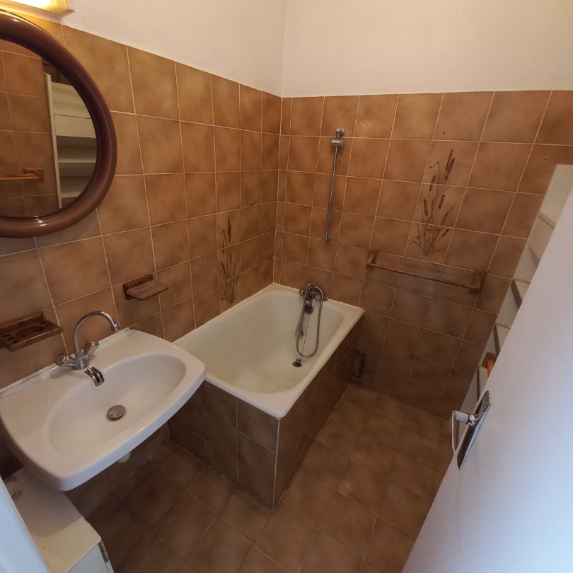 SAINTSATURNIN445, - Photo 1