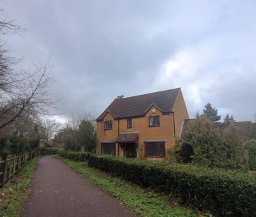 4 bedroom detached house to rent - Photo 2