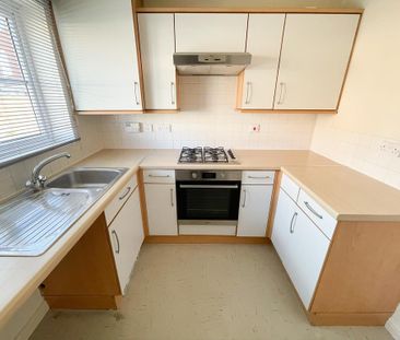 2 bedroom semi-detached house to rent - Photo 2